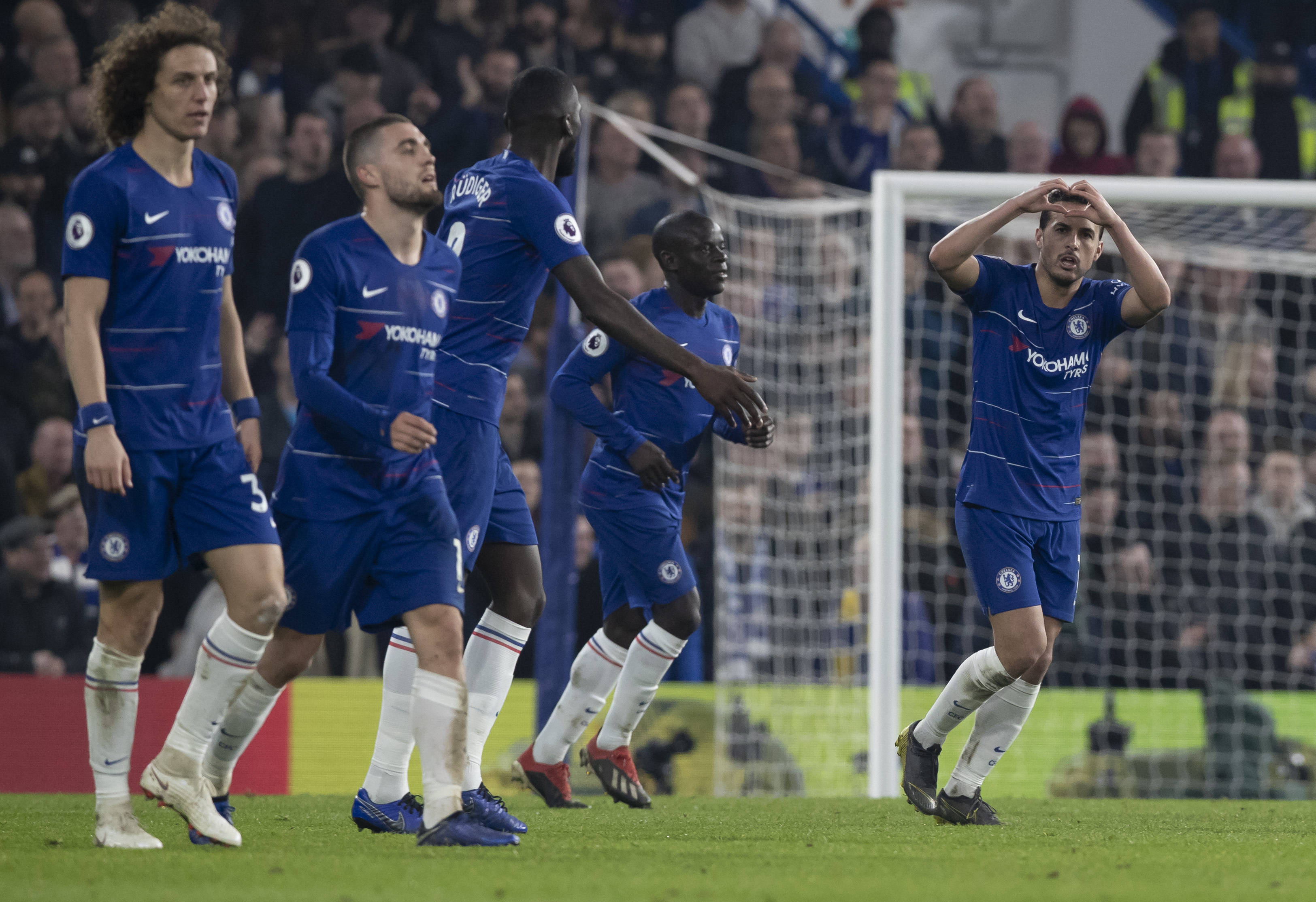 包含切尔西客场逼平，稳固前四位置的词条