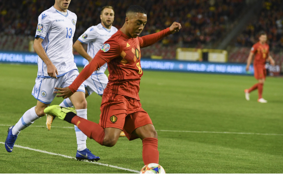 战术精湛助球队取得关键胜利，走向冠军之路