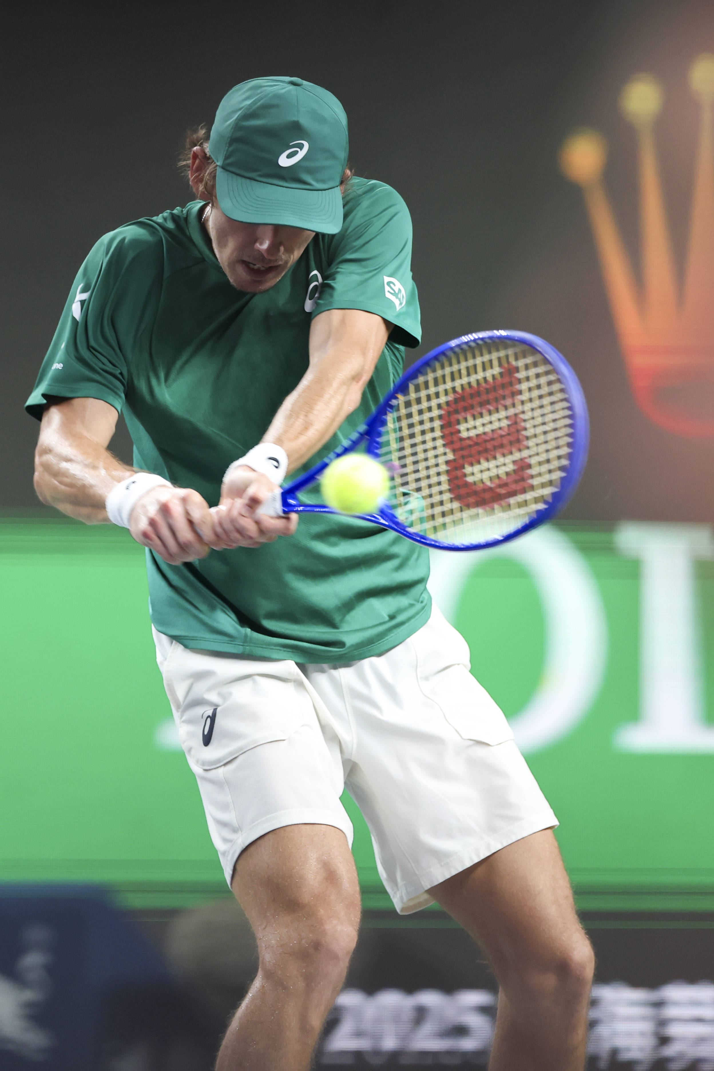 英国网球队险胜日本网球队,梅德韦杰夫关键制胜 英国网球队险胜日本网球队,梅德韦杰夫关键制胜