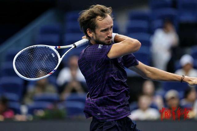 熊猫直播-日本网球队翻盘英国网球队，梅德韦杰夫爆发神勇的简单介绍