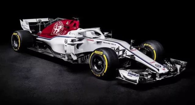 包含索伯车队翻盘哈斯车队，塞恩斯刷新纪录的词条